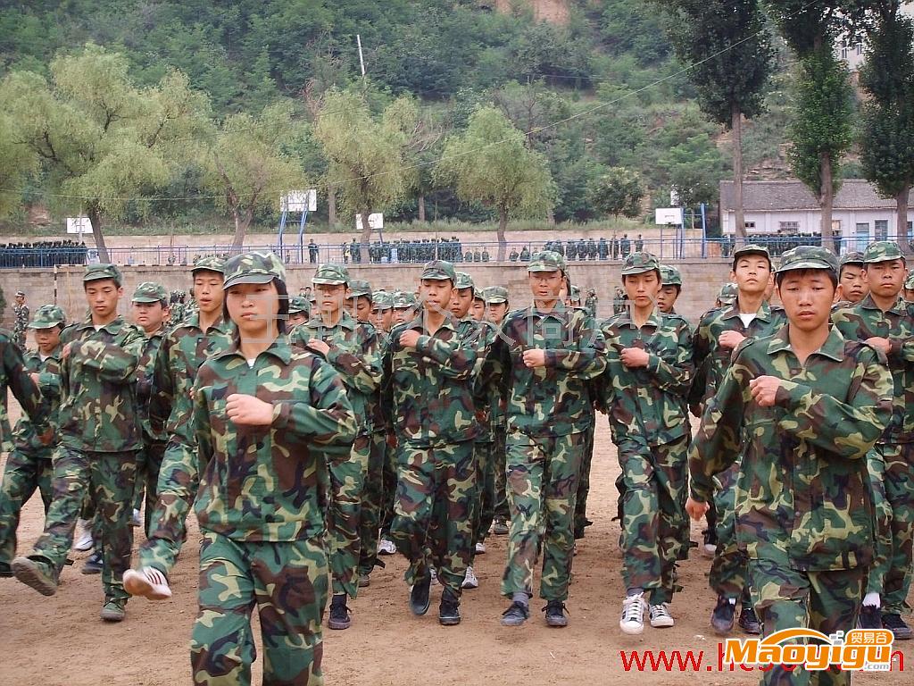 供應軍品，民品迷彩套裝軍訓服，學生軍訓服，軍訓工裝