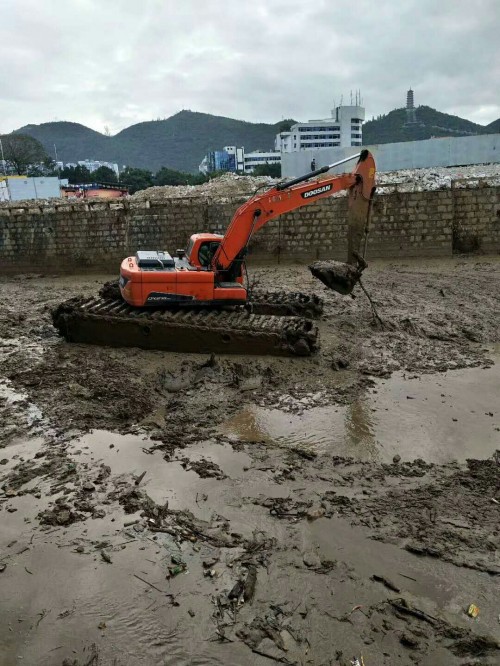 安康市水陸挖掘機(jī)出租保養(yǎng)